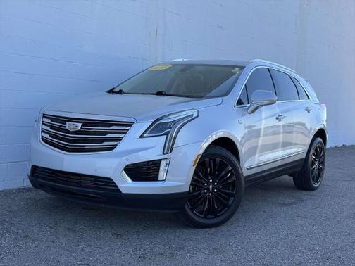 Radiant Silver Metallic 2019 Cadillac XT5 Premium Luxury