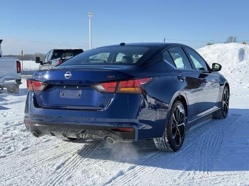 2024 Nissan Altima SR FWD