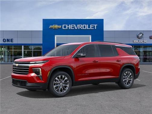 Radiant Red Tintcoat 2026 Chevrolet Traverse LT