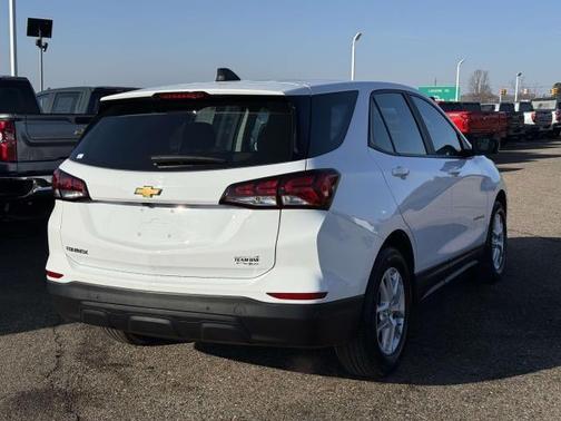 2023 Chevrolet Equinox LS