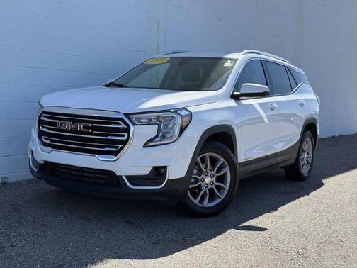 Summit White 2024 GMC Terrain SLT