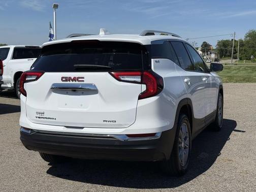 Summit White 2024 GMC Terrain SLT