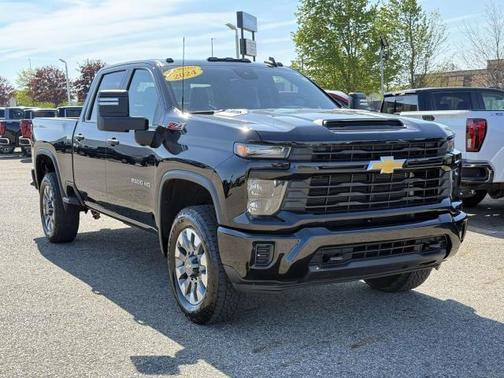 Black 2024 Chevrolet Silverado 2500 Custom