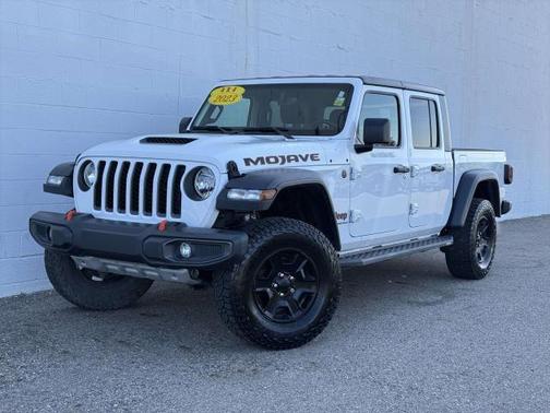 Bright White Clearcoat 2023 Jeep Gladiator Mojave 4x4