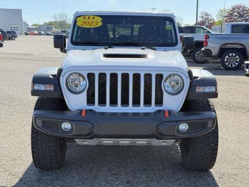 Bright White Clearcoat 2023 Jeep Gladiator Mojave 4x4