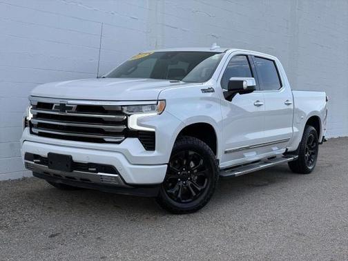 Iridescent Pearl Tricoat 2023 Chevrolet Silverado 1500 High Country