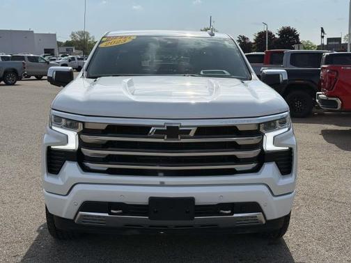 Iridescent Pearl Tricoat 2023 Chevrolet Silverado 1500 High Country