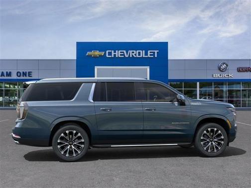 2025 Chevrolet Suburban 4WD High Country