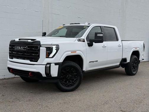 Summit White 2024 GMC Sierra 2500 AT4