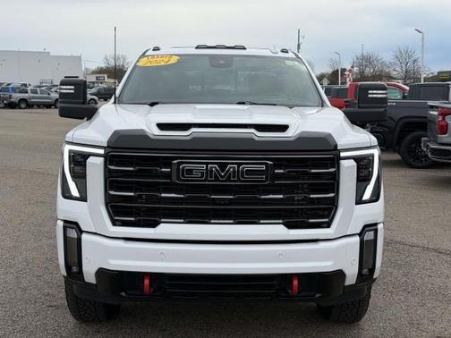 Summit White 2024 GMC Sierra 2500 AT4