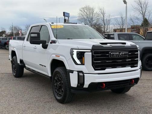 Summit White 2024 GMC Sierra 2500 AT4