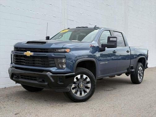 Lakeshore Blue Metallic 2024 Chevrolet Silverado 2500 Custom