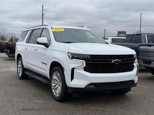 2023 Chevrolet Suburban RST