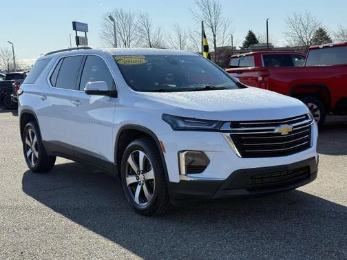 2023 Chevrolet Traverse LT Leather