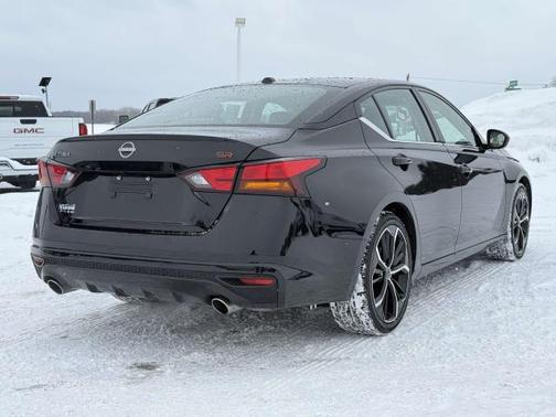 2024 Nissan Altima SR FWD