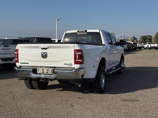 2021 RAM 3500 Big Horn Crew Cab 4x4 8' Box