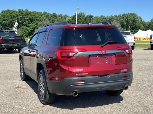 2017 GMC Acadia SLE-2