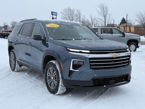 2025 Chevrolet Traverse LT