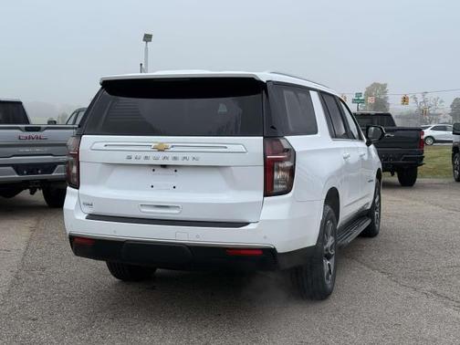 2023 Chevrolet Suburban LS