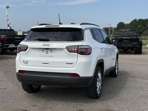 2022 Jeep Compass Latitude Lux