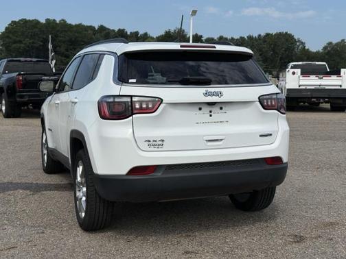 2022 Jeep Compass Latitude Lux