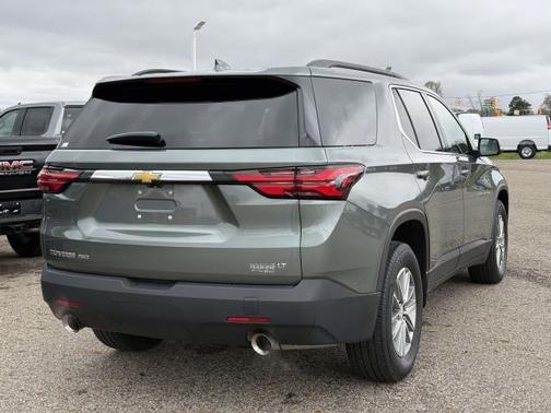 Silver Sage Metallic 2023 Chevrolet Traverse LT Cloth