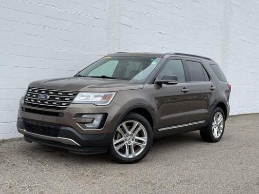 Caribou Metallic 2016 Ford Explorer XLT