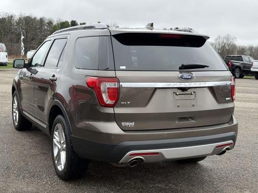 Caribou Metallic 2016 Ford Explorer XLT