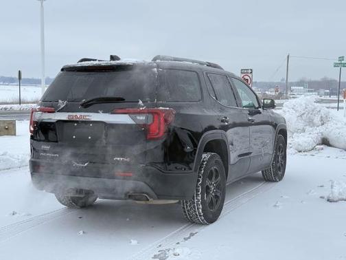 2023 GMC Acadia AWD AT4