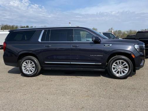 2023 GMC Yukon XL SLT
