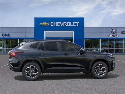 Mosaic Black Metallic 2026 Chevrolet Trax LT