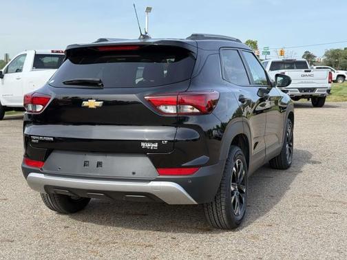 Mosaic Black Metallic 2022 Chevrolet Trailblazer LT