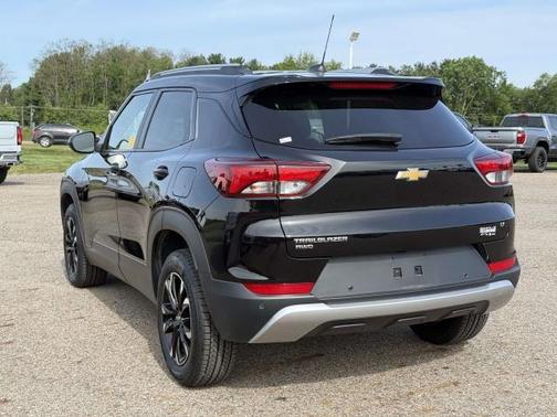 Mosaic Black Metallic 2022 Chevrolet Trailblazer LT