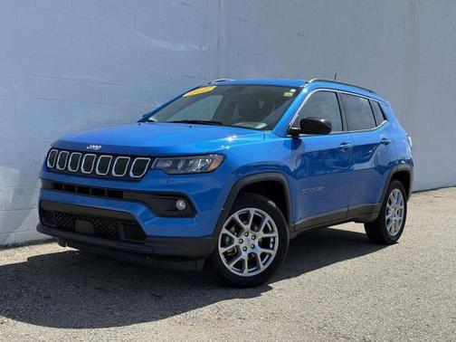 Laser Blue Pearlcoat 2022 Jeep Compass Latitude Lux