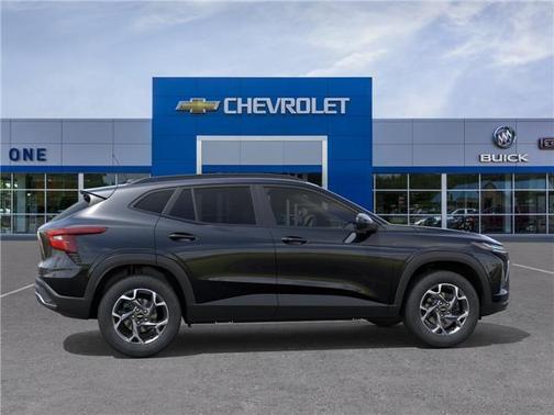 Mosaic Black Metallic 2026 Chevrolet Trax LT