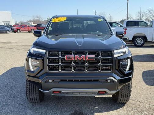 2025 GMC Canyon AT4