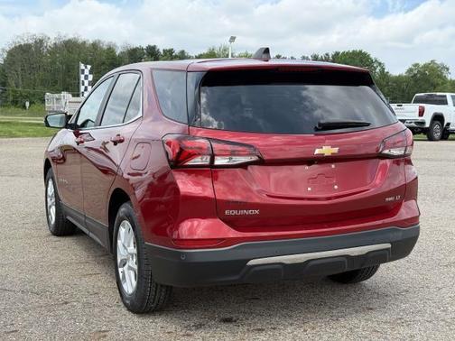 Radiant Red Tintcoat 2024 Chevrolet Equinox 1LT