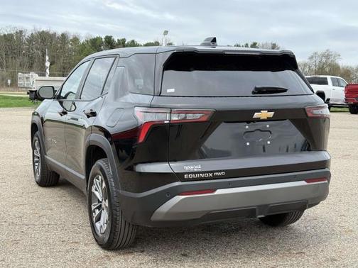 Mosaic Black Metallic 2026 Chevrolet Equinox 1LT