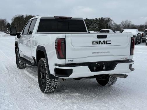 2025 GMC Sierra 2500 AT4