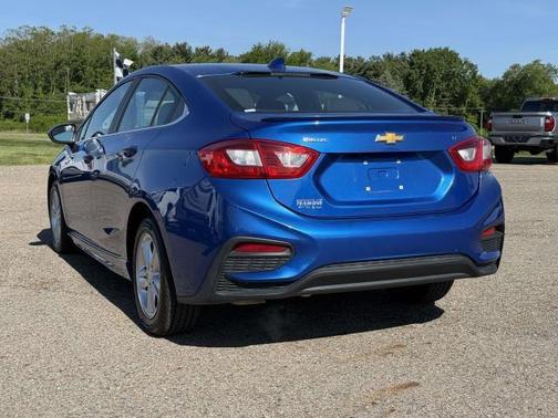 Kinetic Blue Metallic 2017 Chevrolet Cruze LT