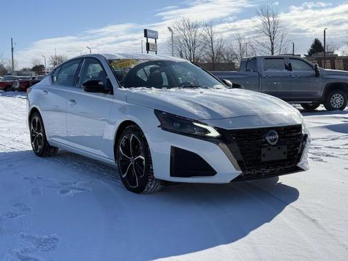 2024 Nissan Altima SR FWD