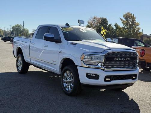 2022 RAM 2500 Limited Crew Cab 4x4 6'4' Box