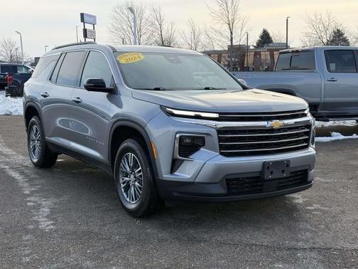 2024 Chevrolet Traverse LT