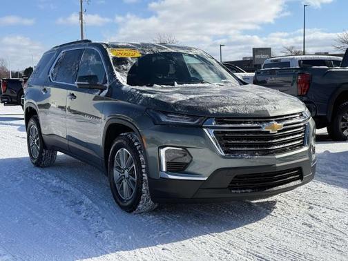 2022 Chevrolet Traverse LT Cloth
