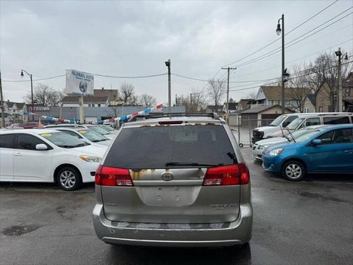 2005 Toyota Sienna XLE Limited
