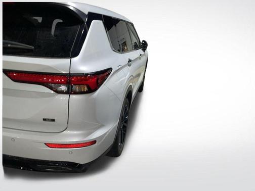 2024 Mitsubishi Outlander SE Black Edition