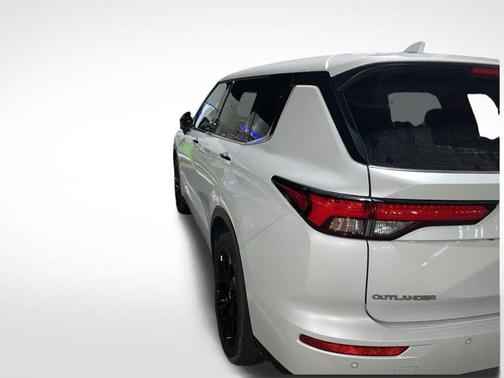 2024 Mitsubishi Outlander SE Black Edition