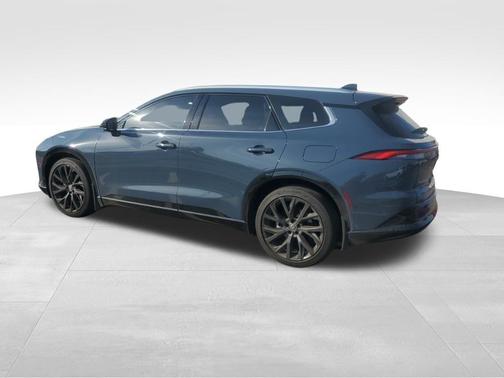 2025 Toyota Crown Signia 