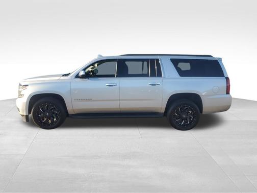Silver Ice Metallic 2020 Chevrolet Suburban LT