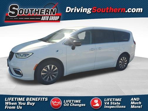 Bright White Clearcoat 2024 Chrysler Pacifica Hybrid Select